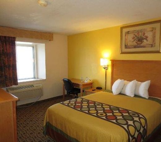 SUPER 8 LAWRENCE