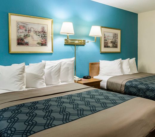 Econo Lodge University