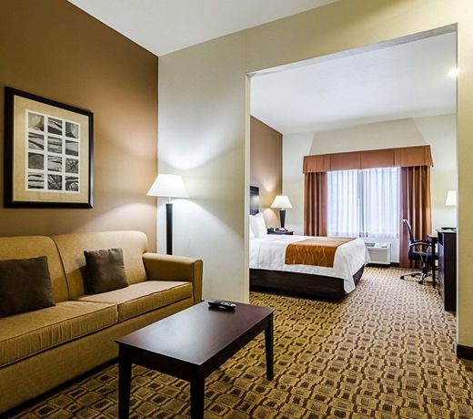 Comfort Inn & Suites Lawrence