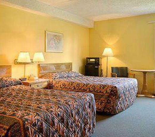 Super 8 by Wyndham Manassas