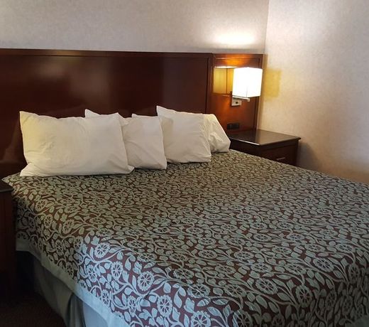 Days Inn by Wyndham Morristown