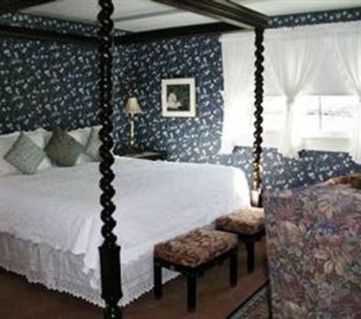Tidewater Inn