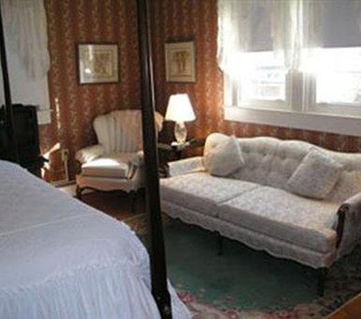 Tidewater Inn