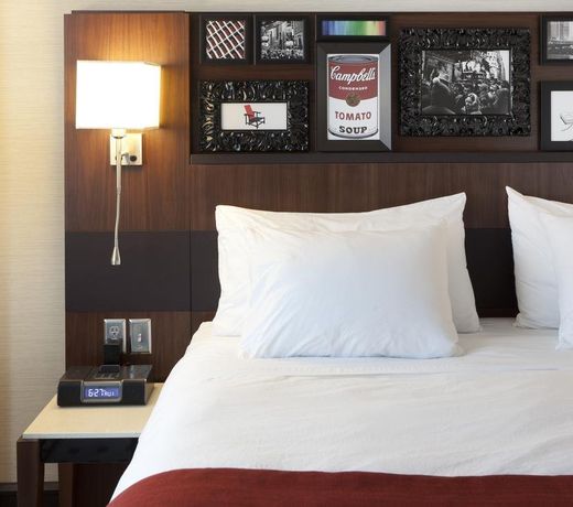Delta Hotels by Marriott Milwaukee Northwest