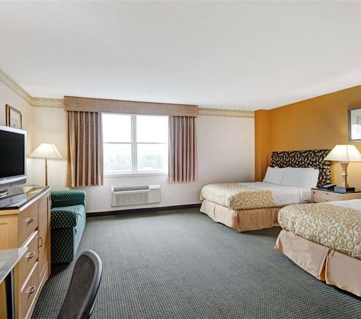 Days Hotel by Wyndham Methuen MA Conference Center