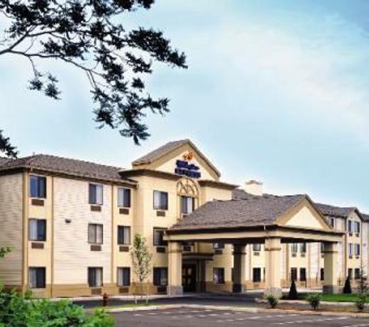 Holiday Inn Express Newport North - Middletown, an IHG Hotel