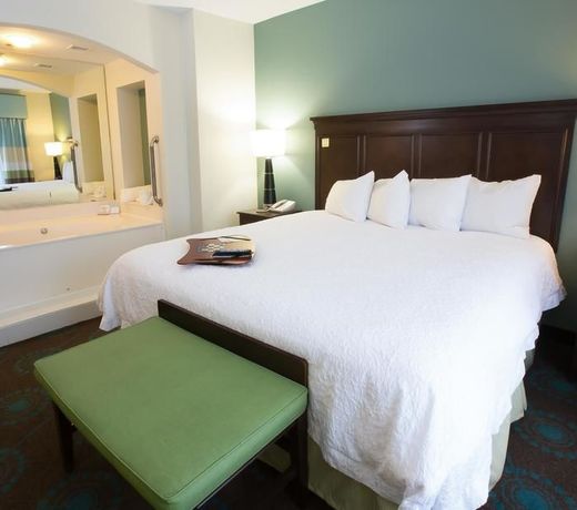 Hampton Inn & Suites Mooresville