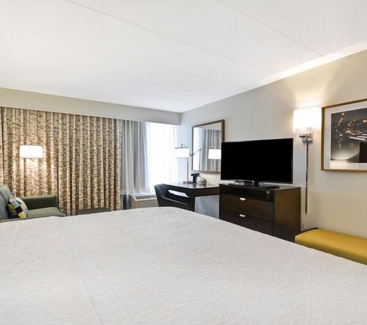 Hampton Inn Chicago-Naperville