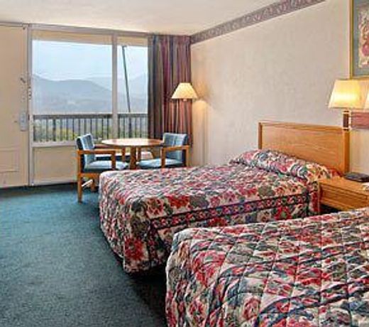 Howard Johnson by Wyndham Salem Hotel & Conference Center