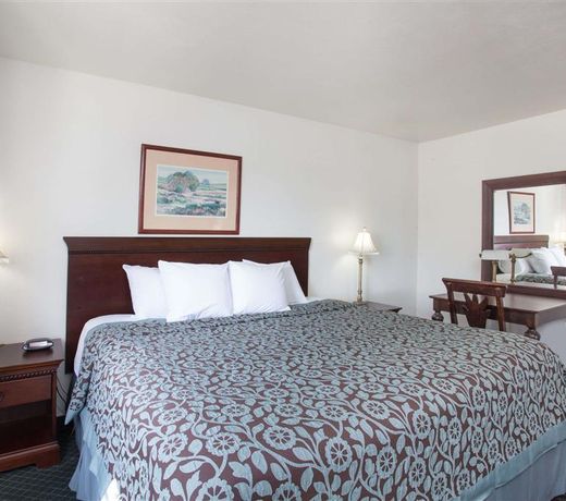 Days Inn by Wyndham Orange Anaheim