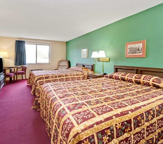 Super 8 by Wyndham Shelbyville