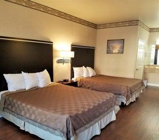 Mid City Inn & Suites Pico Rivera