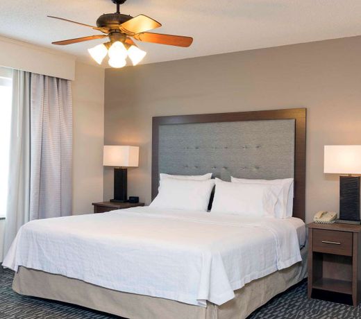 Homewood Suites by Hilton Indianapolis Airport / Plainfield