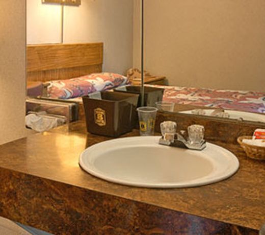 SUPER 8 MOTEL - NORTH EAST-ERI