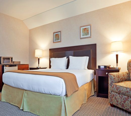 Holiday Inn Express Hotel & Suites Erie - North East, an IHG Hotel