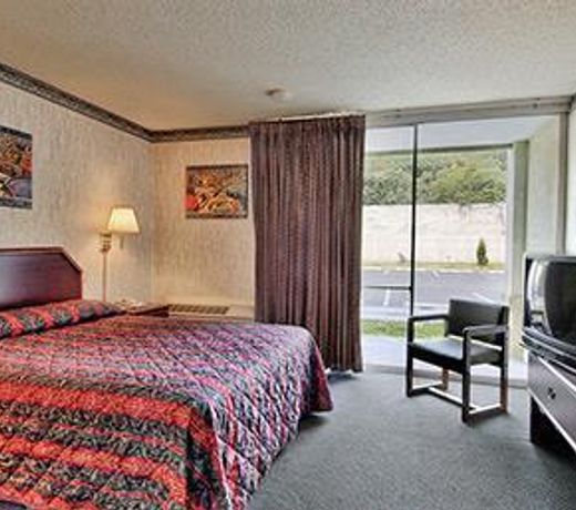 Howard Johnson by Wyndham North Plainfield