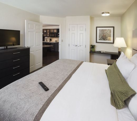 Sonesta Simply Suites Orange County Airport