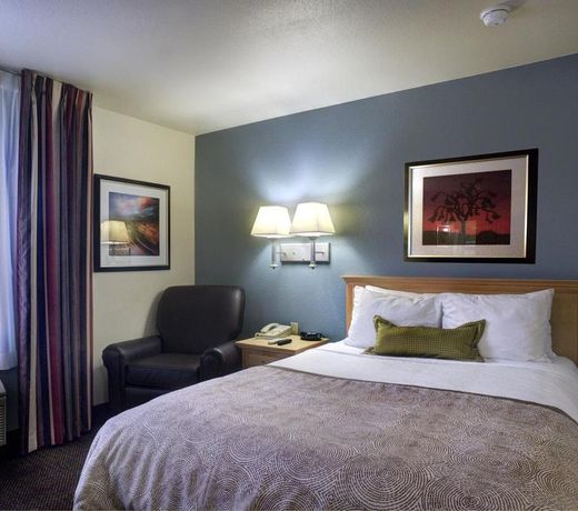 Sonesta Simply Suites Orange County Airport