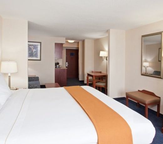 Holiday Inn Express Hotel & Suites Cleveland-Richfield, an IHG Hotel