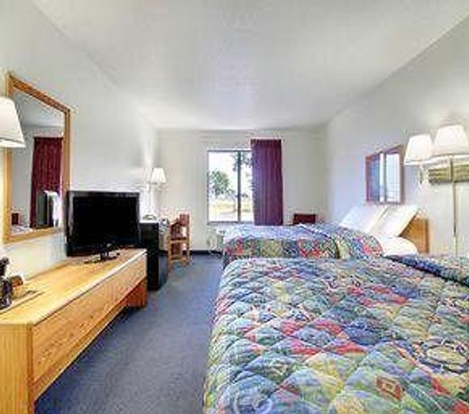 Super 8 by Wyndham Portage