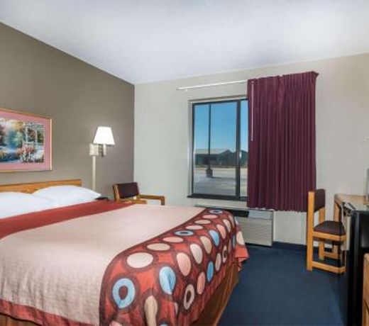 Super 8 by Wyndham Portage