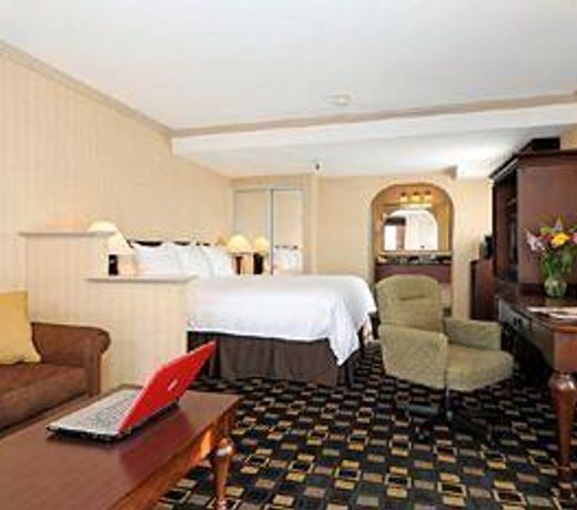 Best Western Plus Executive Suites