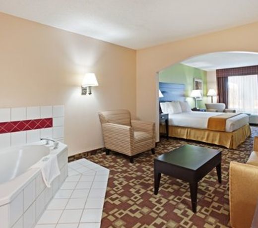 Holiday Inn Express & Suites Reidsville, an IHG Hotel