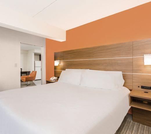 Holiday Inn Express Hotel and Suites Petersburg - Fort Lee, an IHG Hotel
