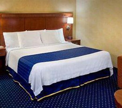 Courtyard by Marriott Lincroft Red Bank