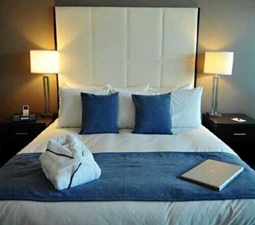 Oyster Point Hotel