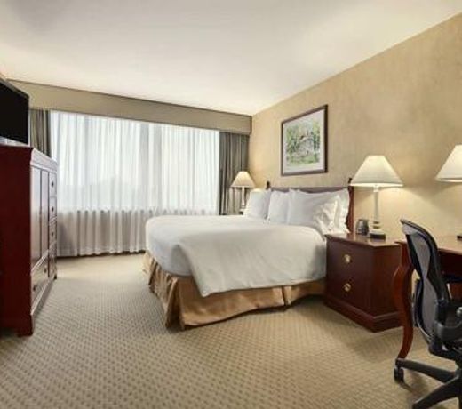 Embassy Suites by Hilton Philadelphia Valley Forge