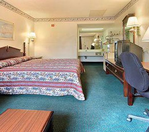 Super 8 by Wyndham Ruston