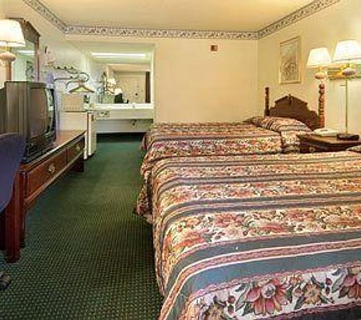 Super 8 by Wyndham Ruston