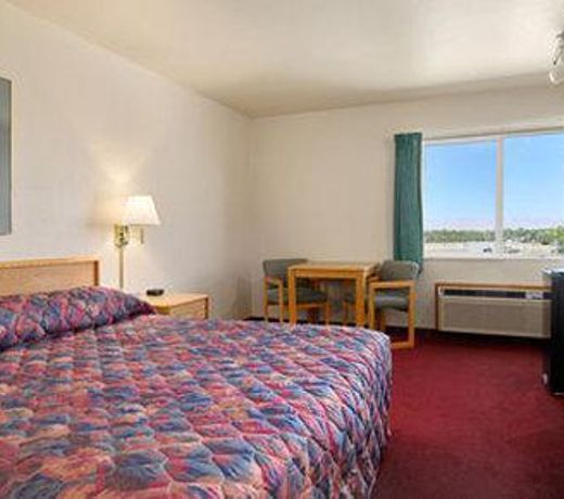 Super 8 by Wyndham Green River