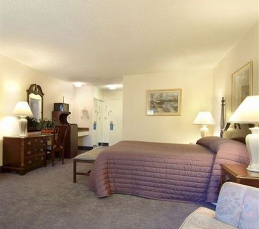 River Terrace Inn