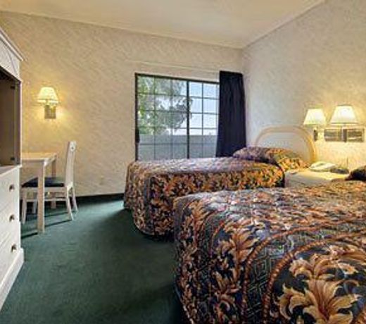 Ramada by Wyndham South El Monte