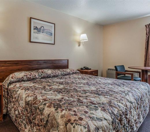 Quality Inn & Suites Salina National Forest Area