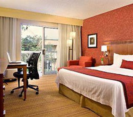 Courtyard by Marriott San Mateo Foster City