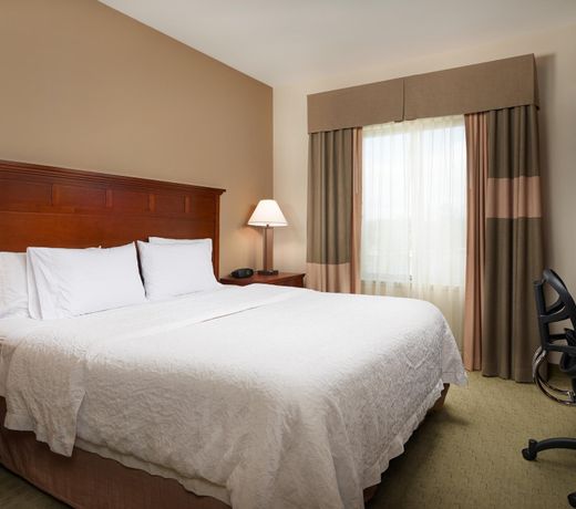 Hampton Inn and Suites Salem