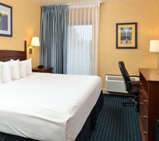 Holiday Inn - Salem, an IHG Hotel