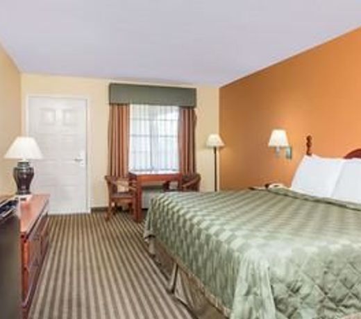 Days Inn by Wyndham Orange