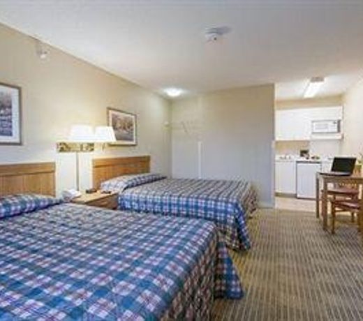 HomeTowne Studios by Red Roof Denver - Thornton