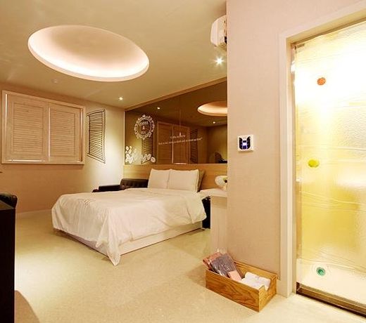 Wa Hotel