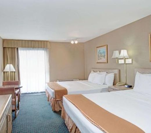 Howard Johnson by Wyndham Torrance