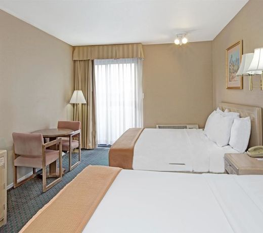 Howard Johnson by Wyndham Torrance