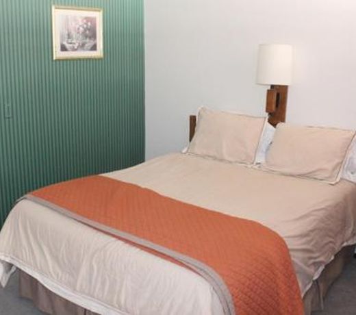 Jim Butler Inn & Suites