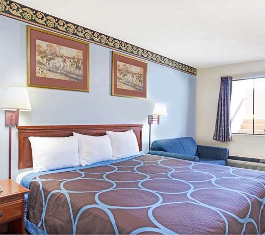 Super 8 by Wyndham Suwanee
