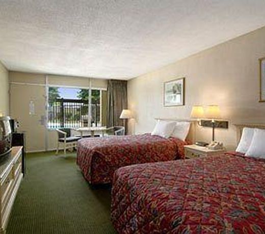 Days Inn Suwanee