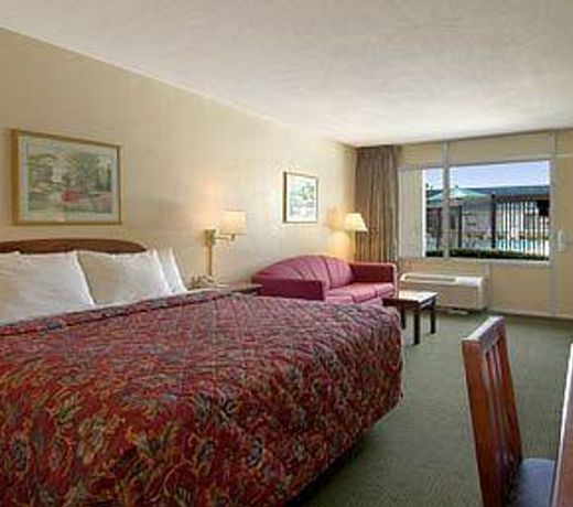 Days Inn Suwanee
