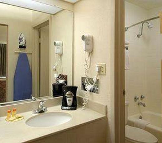 Days Inn Suwanee